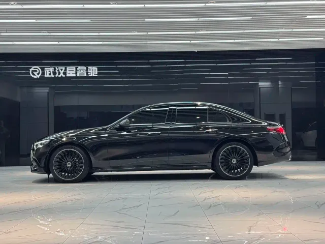 Mercedes-Benz E-Class — Фото автомобиля 5