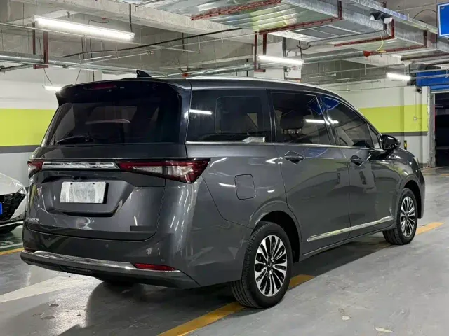 Wuling Jiachen — Фото автомобиля 6
