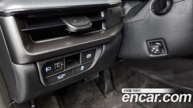 Hyundai Grandeur Grandeur (GN7) 3.5 Бензин 2WD — Фото автомобиля 24