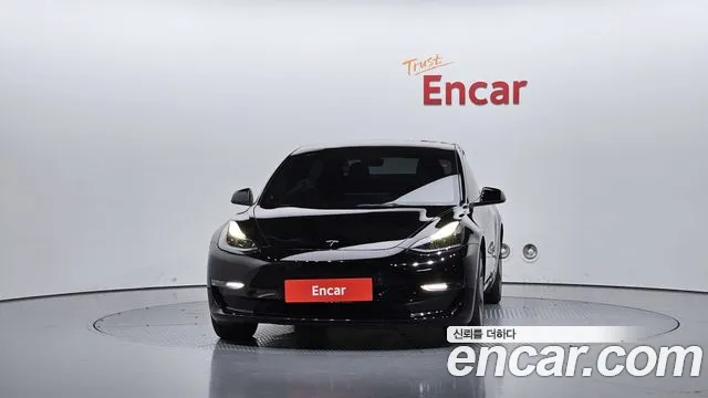 Tesla Model 3 — Фото автомобиля 3