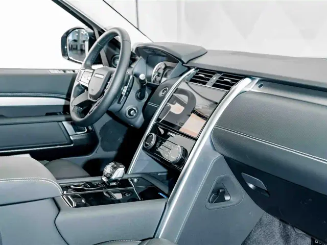 Land Rover Discovery 2023 360PS R-Dynamic SE — Фото автомобиля 20