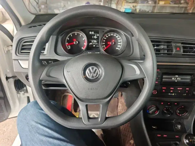 Volkswagen Lavida — Фото автомобиля 6