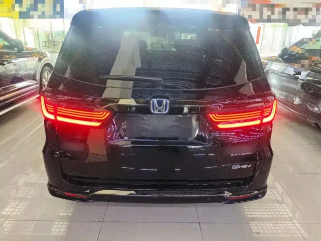 Honda Elysion — Фото автомобиля 21