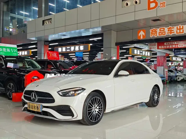 Фотография автомобиля — Mercedes-Benz C-Class