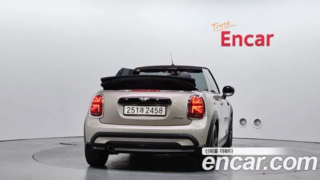 Mini Cooper Convertible — Фото автомобиля 4