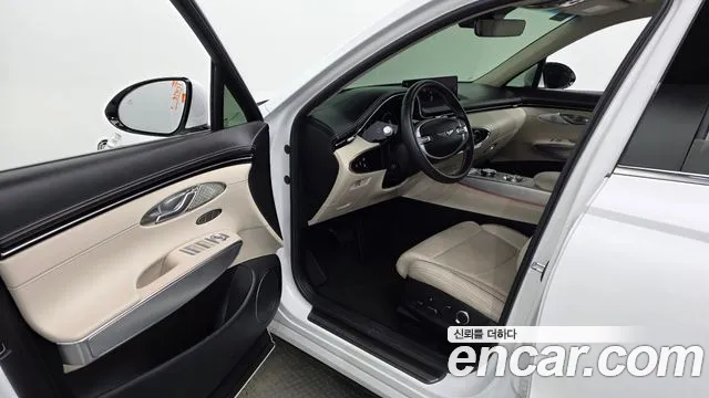Genesis GV70 — Фото автомобиля 15