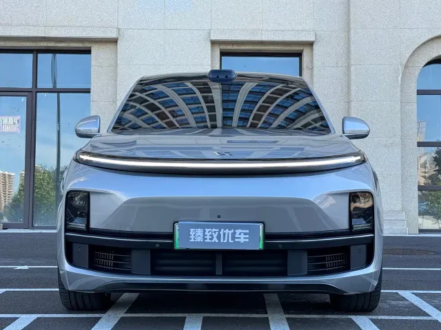 Li Auto L9 — Фото автомобиля 2