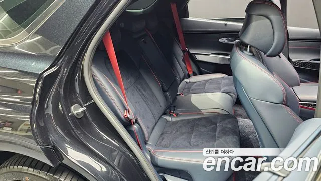Genesis GV70 3.5T Бензин AWD — Фото автомобиля 9