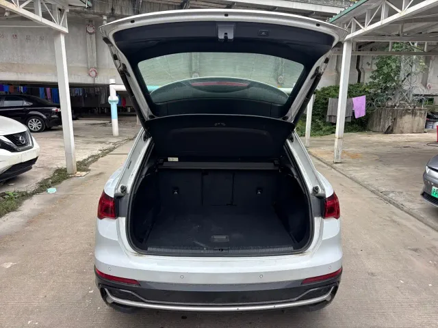 Audi Q3 — Фото автомобиля 11