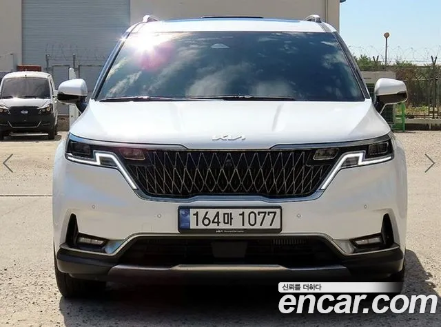 Kia Carnival Generation 4 — Фото автомобиля 3