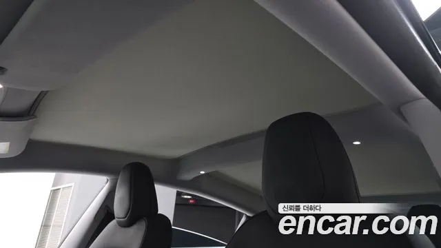 Tesla Model 3 — Фото автомобиля 14