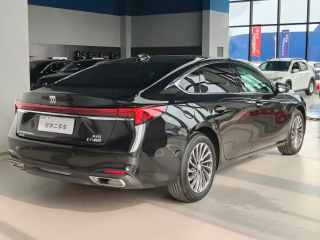 Buick LaCrosse — Фото автомобиля 5