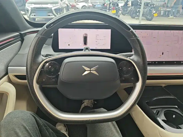 Xpeng P7 — Фото автомобиля 10