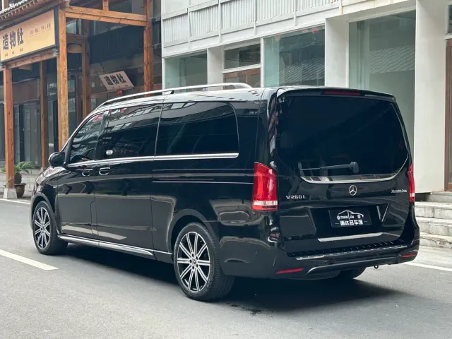 Mercedes-Benz V-Class — Фото автомобиля 25