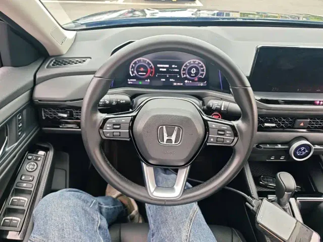 Honda Accord — Фото автомобиля 10