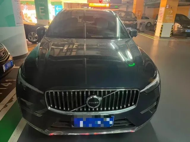 Volvo XC60 — Фото автомобиля 2