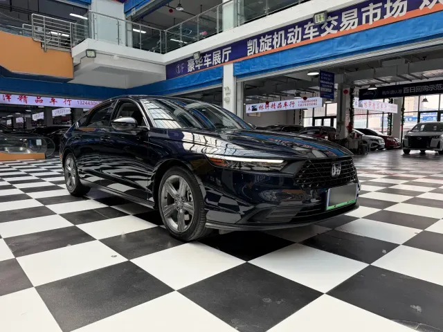 Honda Accord — Фото автомобиля 3