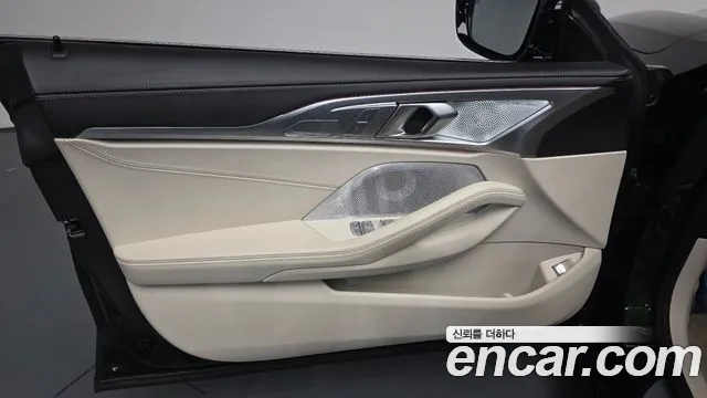 BMW 8 Series G15 — Фото автомобиля 23