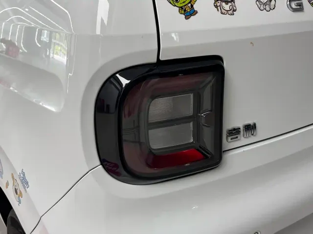 Geely Galaxy Panda 2023 Panda Mini New Year Edition - Treasure Bear — Фото автомобиля 7