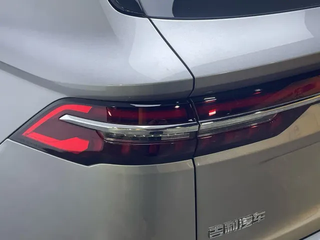 Geely Xingyue L — Фото автомобиля 12