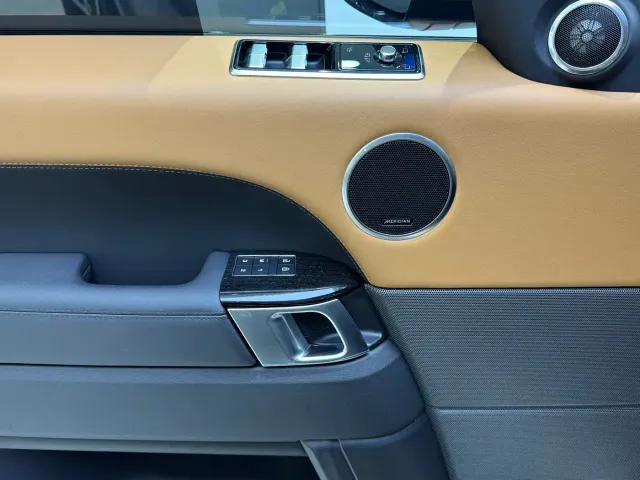 Land Rover Range Rover Sport — Фото автомобиля 10