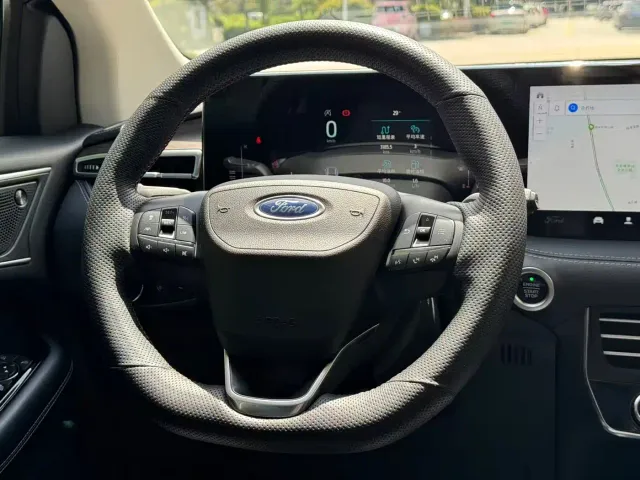 Ford Edge — Фото автомобиля 7