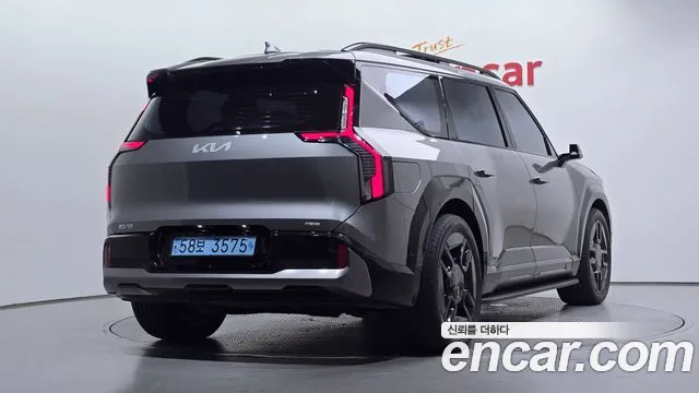 Kia EV9 — Фото автомобиля 2