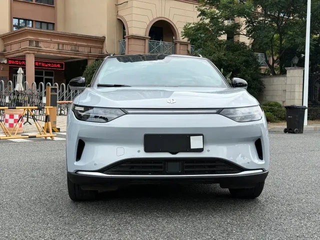 Leapmotor C11 — Фото автомобиля 2