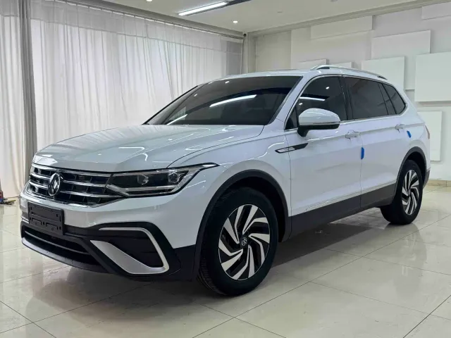 Фотография автомобиля — Volkswagen Tiguan L