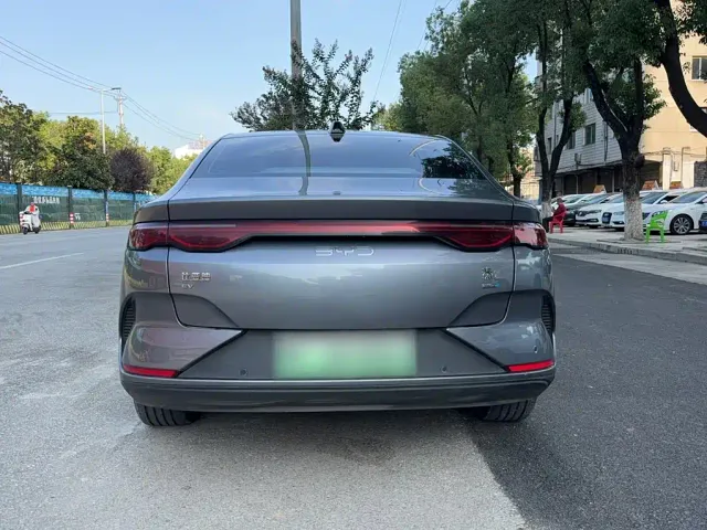BYD Qin L — Фото автомобиля 6