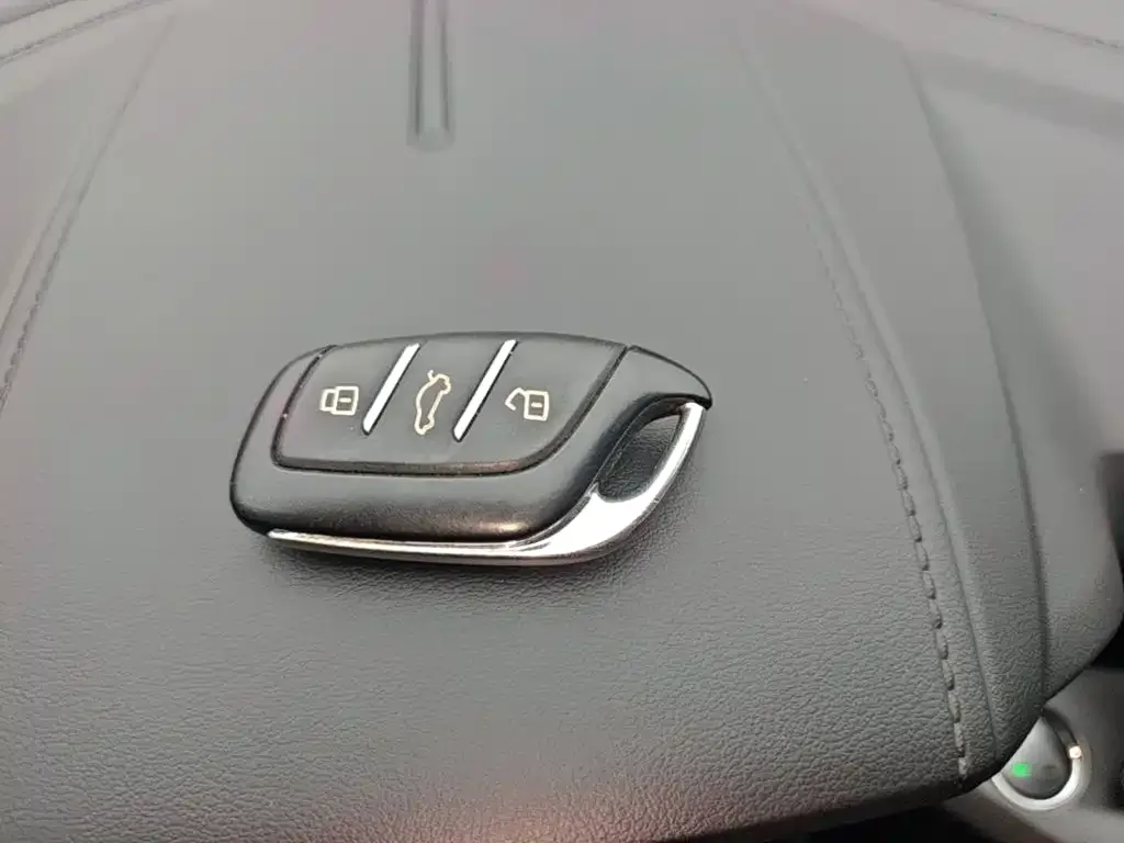 MG MG5 2023 180DVVT CVT Luxury Edition — Фото автомобиля 8