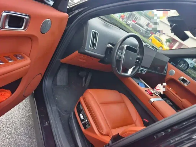 Li Auto L7 — Фото автомобиля 13