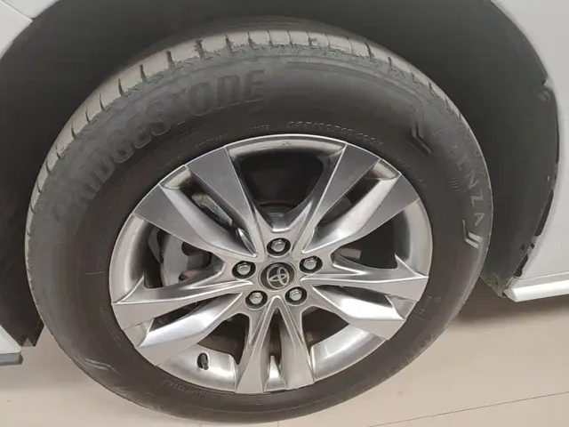 Toyota Sienna — Фото автомобиля 22