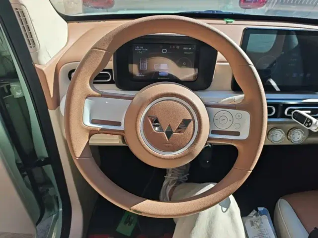 Wuling Hongguang Mini EV — Фото автомобиля 10