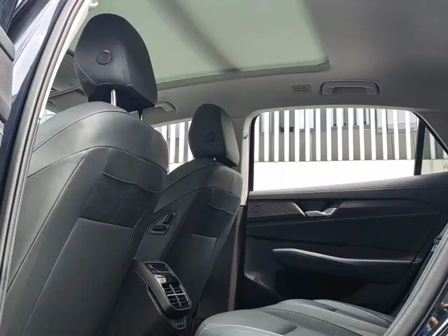 Volkswagen Passat — Фото автомобиля 16