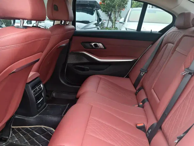 BMW 3 Series — Фото автомобиля 9