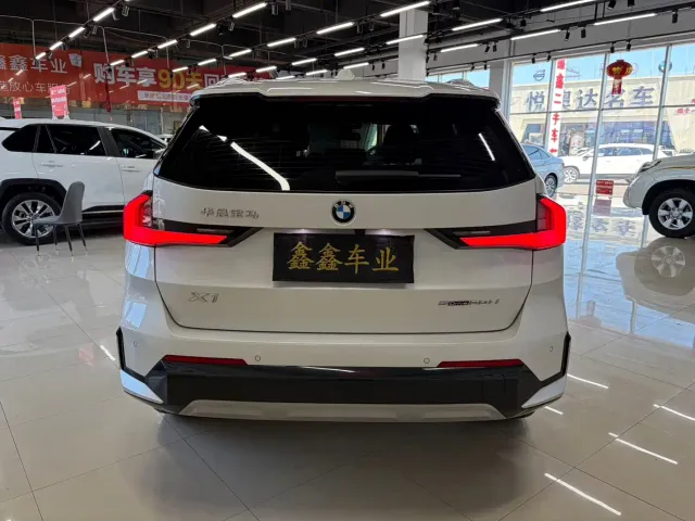BMW X1 — Фото автомобиля 4