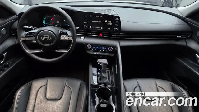 Hyundai Avante CN7 — Фото автомобиля 10
