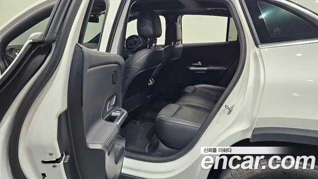 Mercedes-Benz EQA — Фото автомобиля 7