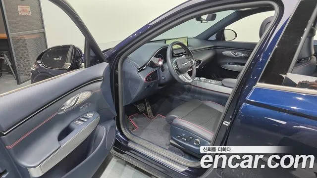 Genesis GV70 — Фото автомобиля 15