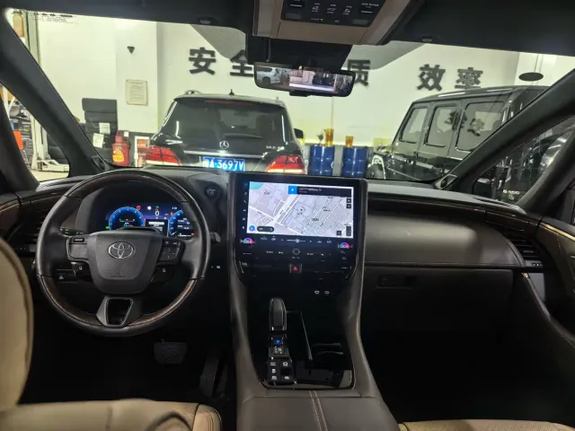 Toyota Alphard — Фото автомобиля 8