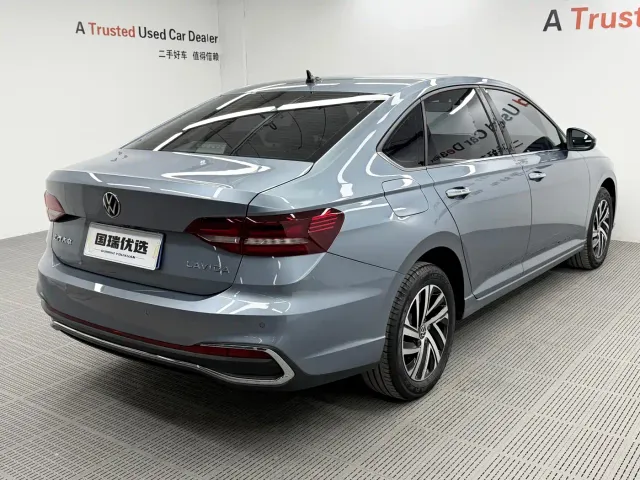Volkswagen Lavida — Фото автомобиля 5