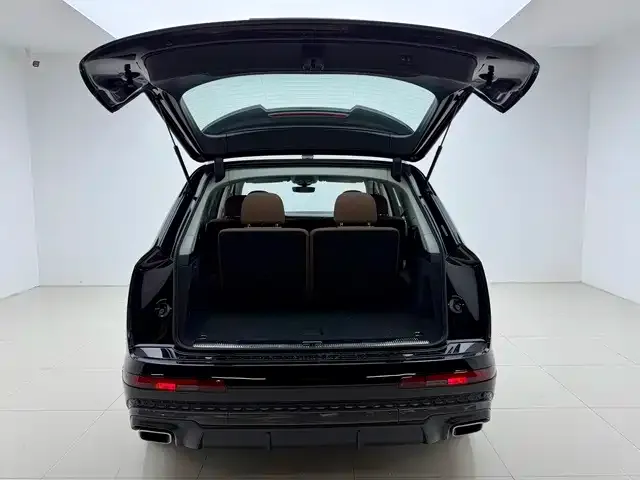 Audi Q7 — Фото автомобиля 11