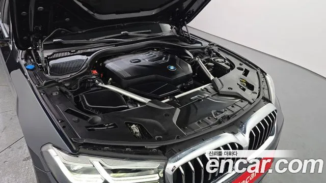 BMW 5-Series — Фото автомобиля 6