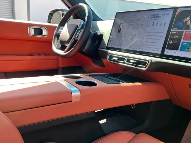 Li Auto L6 — Фото автомобиля 14