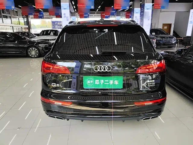 Audi Q5L — Фото автомобиля 5