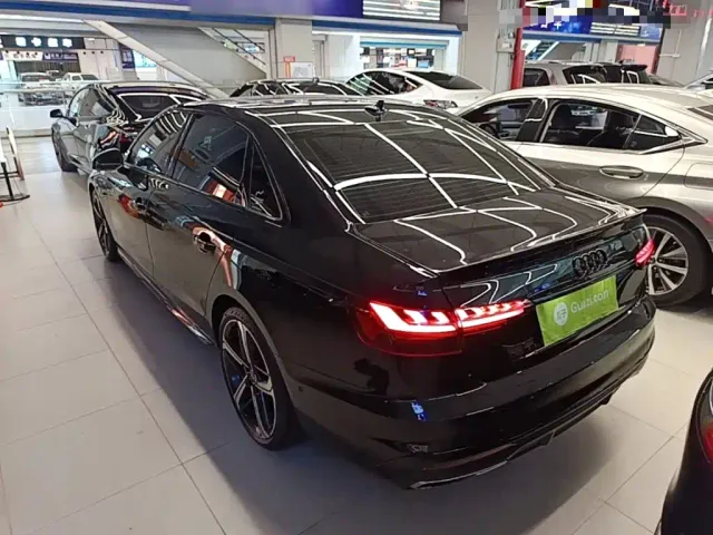 Audi A4L — Фото автомобиля 4