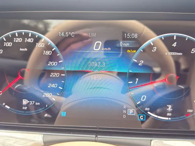 Mercedes-Benz E-Class — Фото автомобиля 9