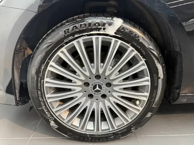 Mercedes-Benz E-Class — Фото автомобиля 18