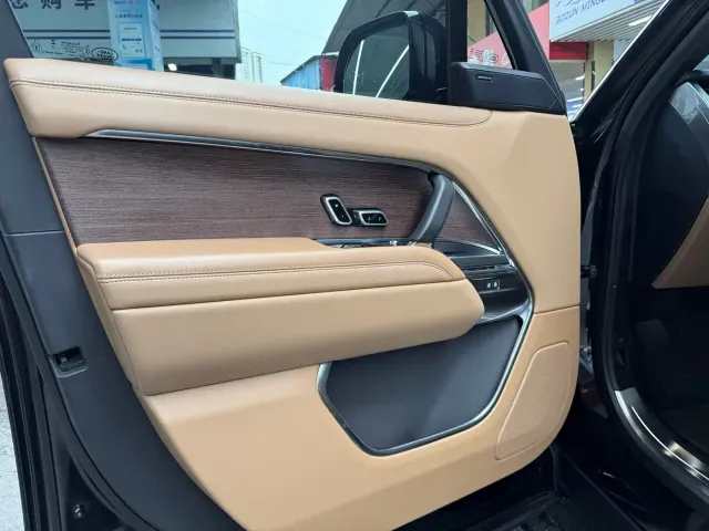 Land Rover Range Rover — Фото автомобиля 7